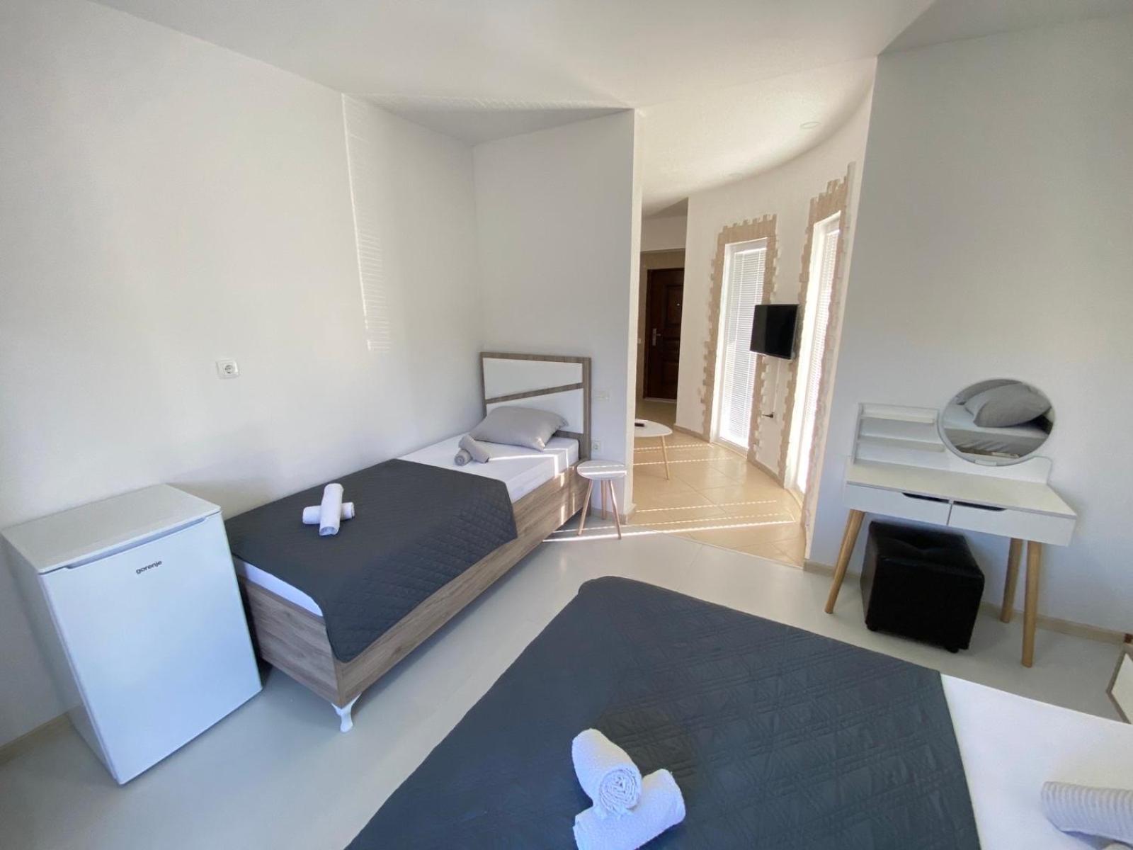 Gjinaj Apartments Ulcinj Esterno foto